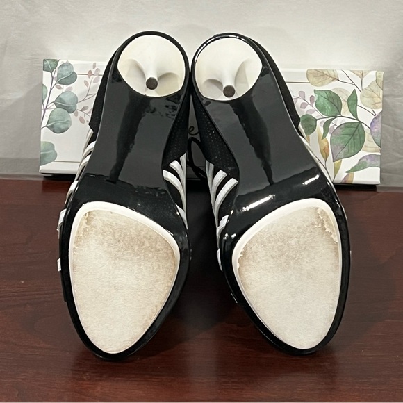 Gwen Stephani Shoes GX by Gwen Stephani Boot.  Black & White Size 8 - Picture 7 of 8